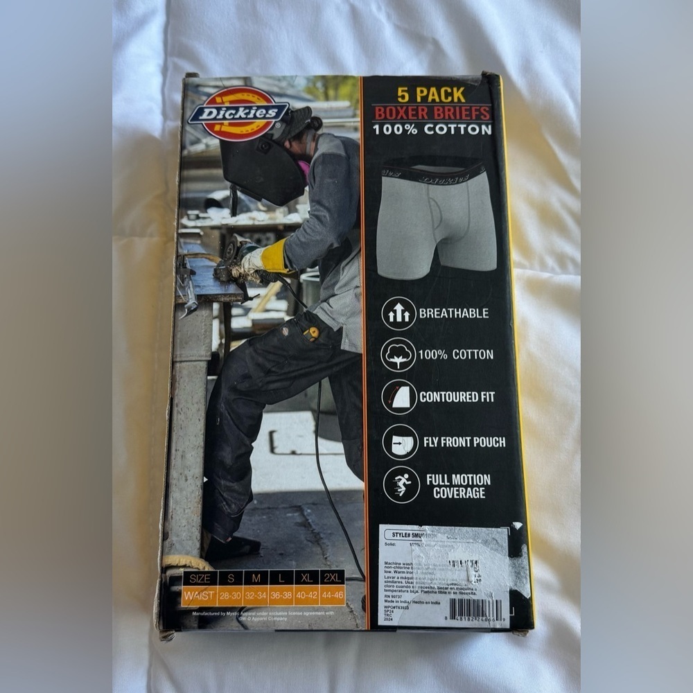 Dickies - Picture 2 of 11
